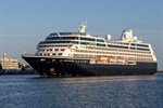 Die „Azamara Onward“ beim Einlaufen in Warnemünde