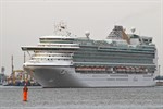 Azura im Kreuzfahrthafen Rostock-Warnemünde