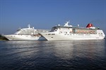 Empress und Seven Seas Voyager in Warnemünde