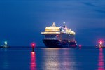 Mein Schiff 7 beim Einlaufen in Warnemünde