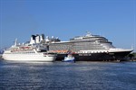 Discovery und Eurodam im Kreuzfahrthafen Rostock-Warnemünde