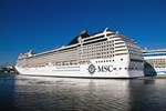 MSC Orchestra im Kreuzfahrthafen Rostock-Warnemünde