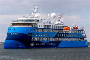 Kreuzfahrtschiff Ocean Albatros im Kreuzfahrthafen Rostock-Warnemünde