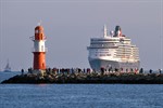 Kreuzfahrtschiff Queen Elizabeth in Warnemünde