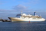 Die Thomson Spirit im Kreuzfahrthafen Warnemünde