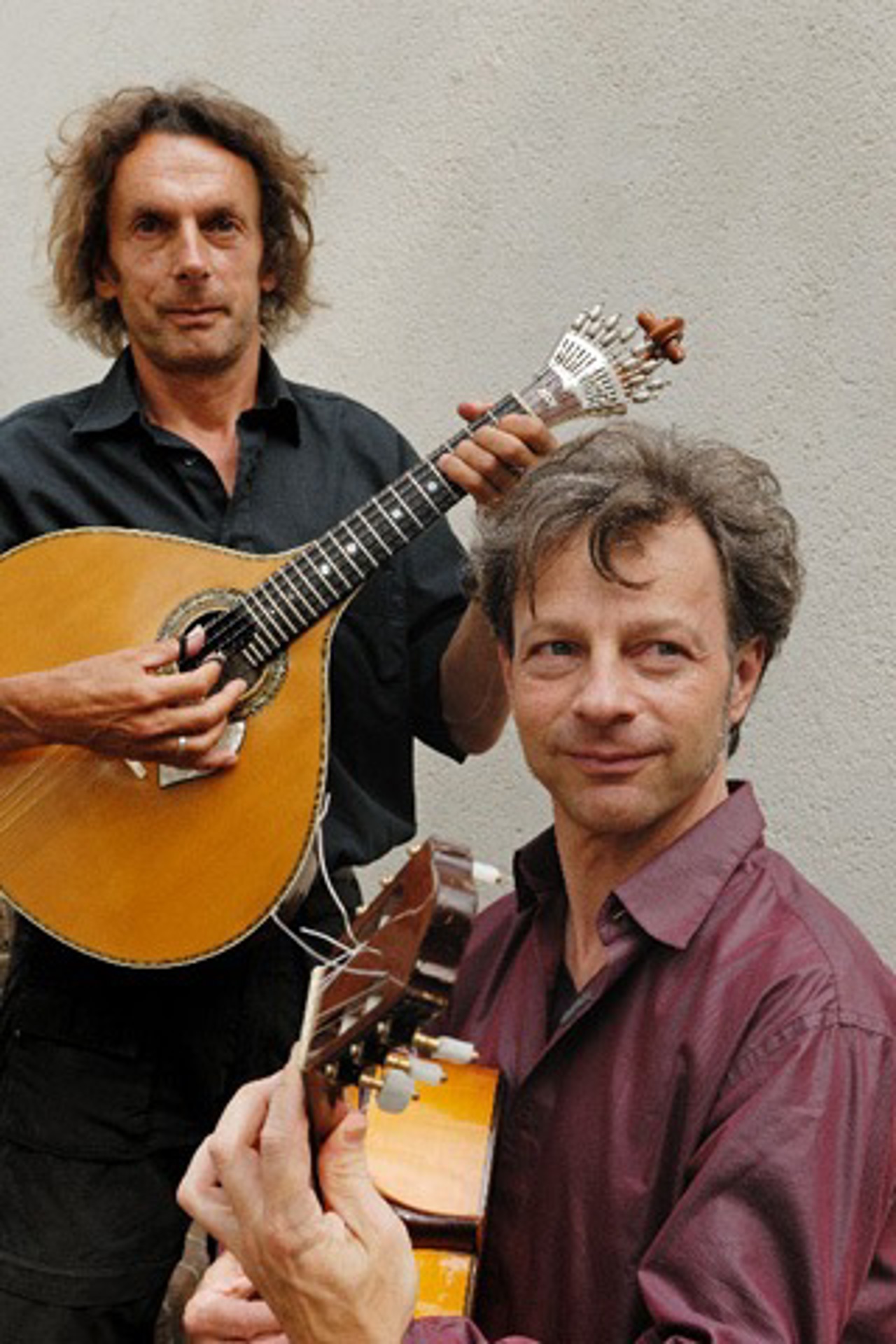 Das Duo Fado Instrumental spielt im Klostergarten Rostock