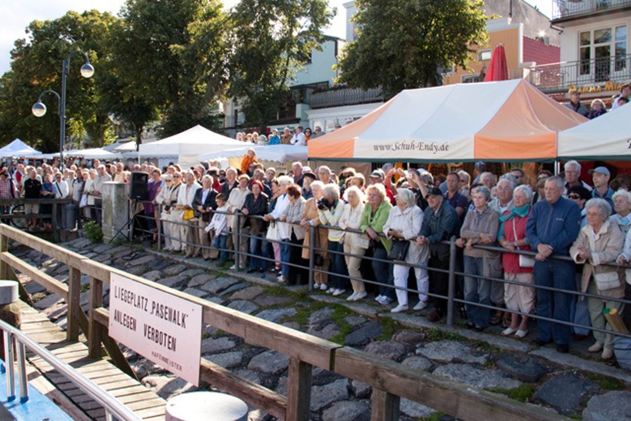 Krönung des Dorschkönigs 2010 in Warnemünde