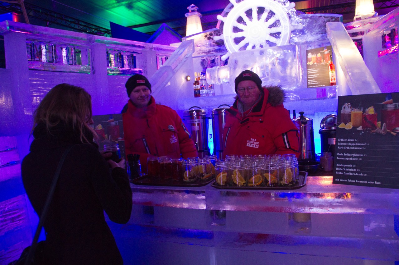 Eisbar in Karls Eiswelt