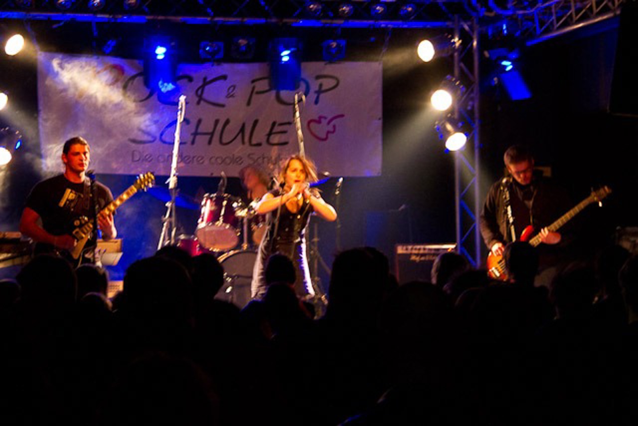 Hanghuhn Roadshow im Mau Club