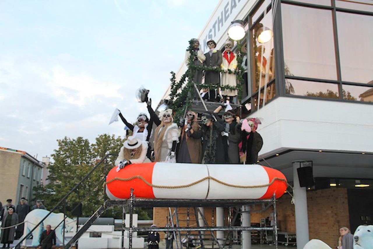 Untergang der Titanic am Volkstheater Rostock
