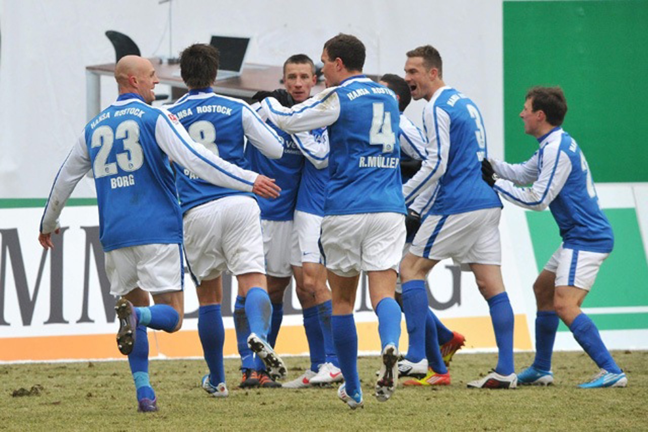 Grund zur Freude: Hansa Rostock gelingt gegen den MSV Duisburg der 2. Saisonsieg