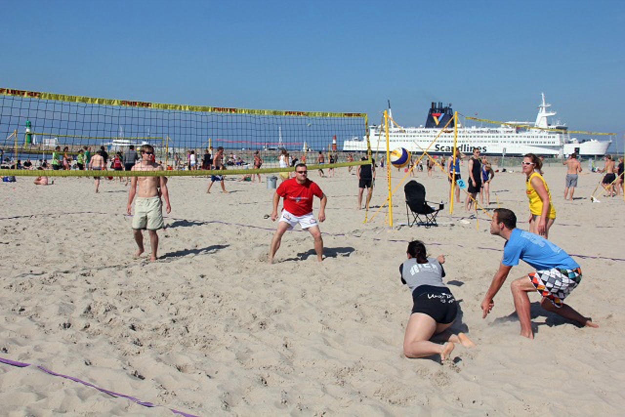 Herrentag in Warnemünde: Beachvolleyball Hello-Again-Quadro-Turnier