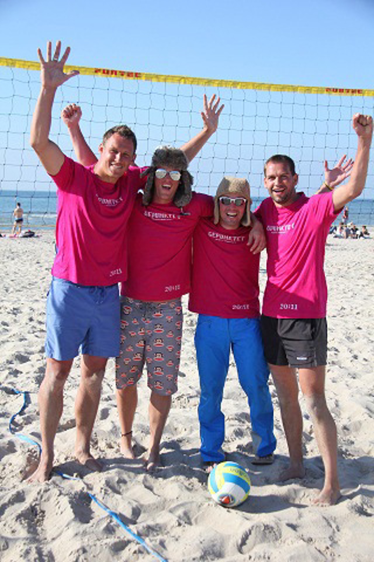 „Fellmützen-Hoschies“ - Gewinner des Herren-Wettbewerbs beim Hello-Again-Quadro-Turnier 2011 in Warnemünde