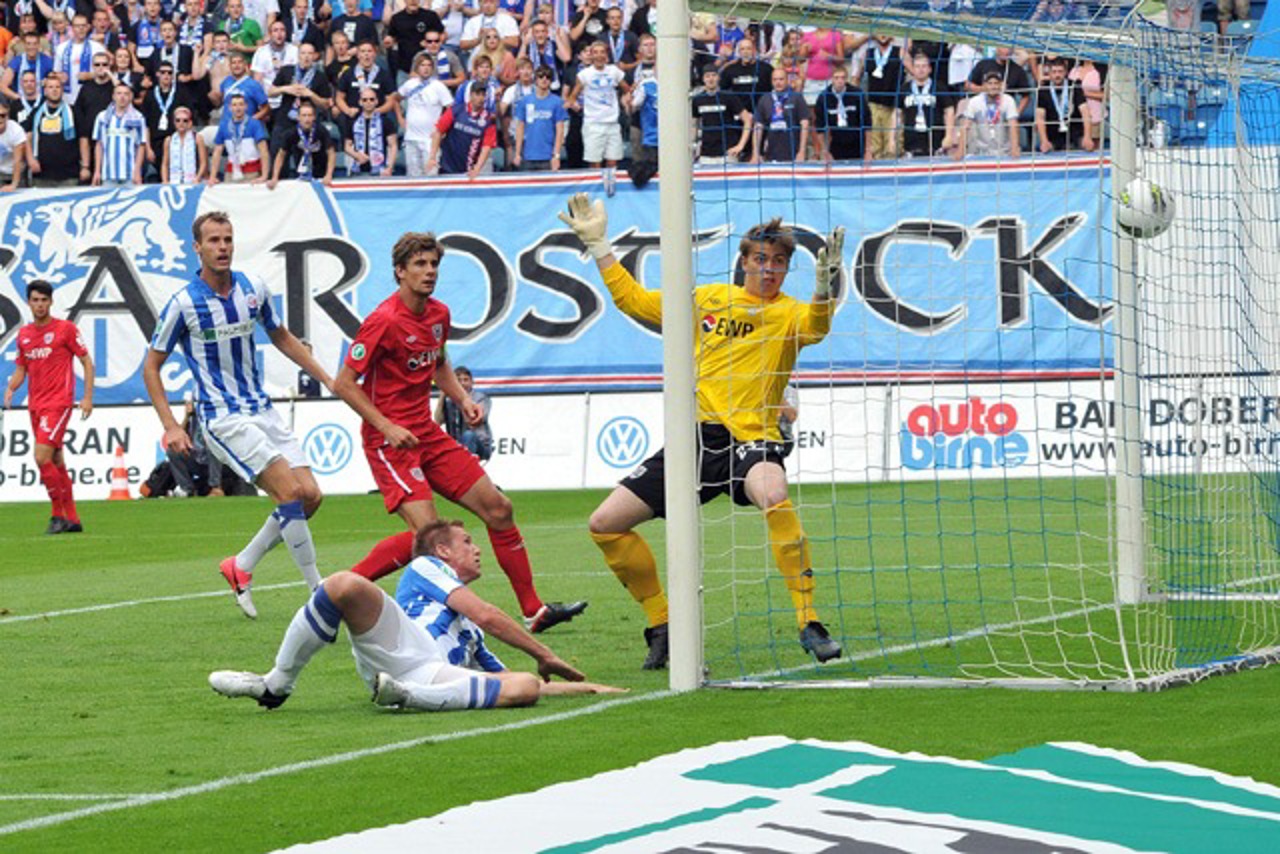 Hansa Rostock gegen den SV Babelsberg 03: Johan Plat erzielt das 1:0