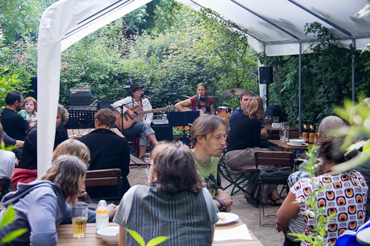 Sommergartenidylle im Heumond mit Mary Go Round