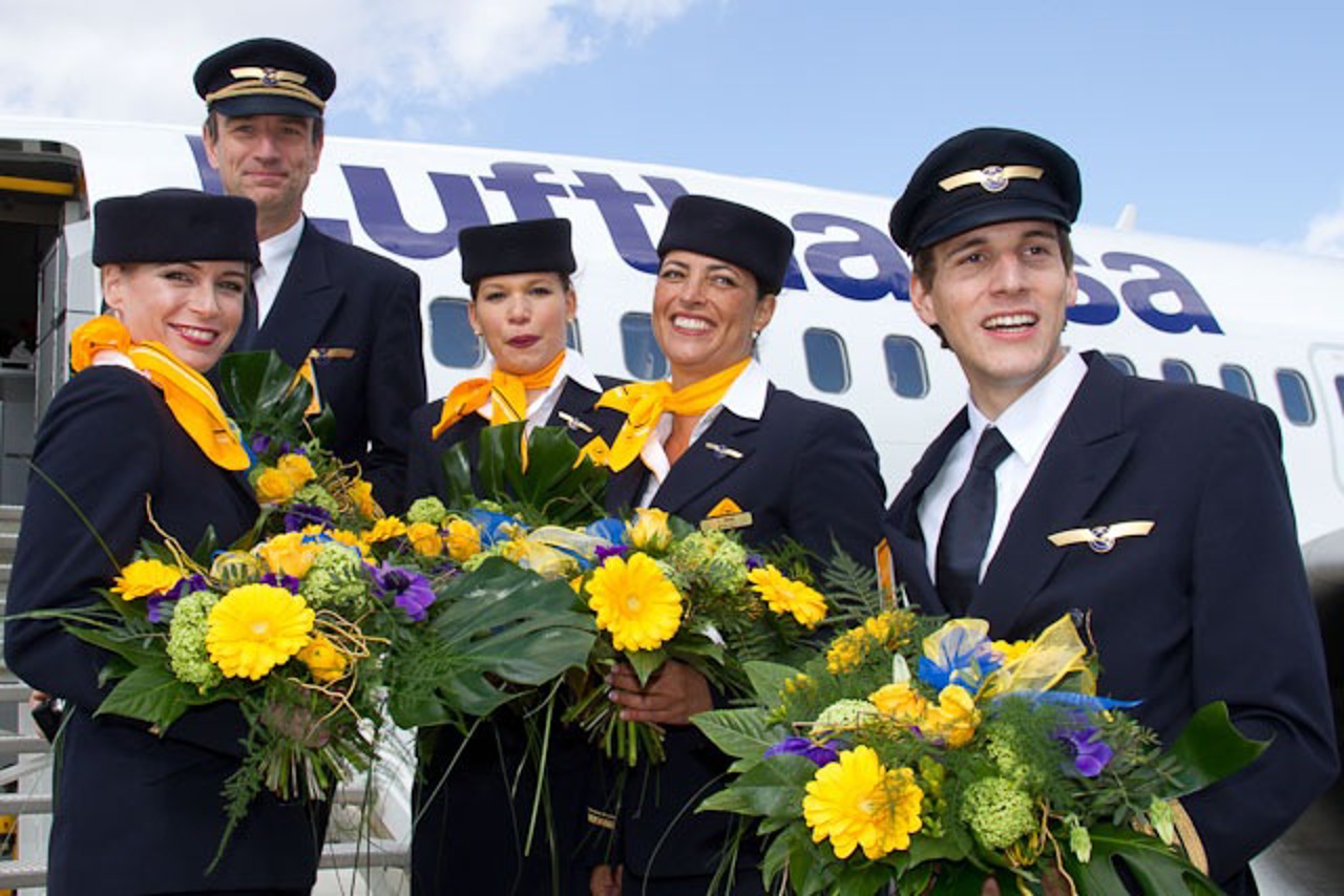 Crew der LH 220 in Rostock Laage