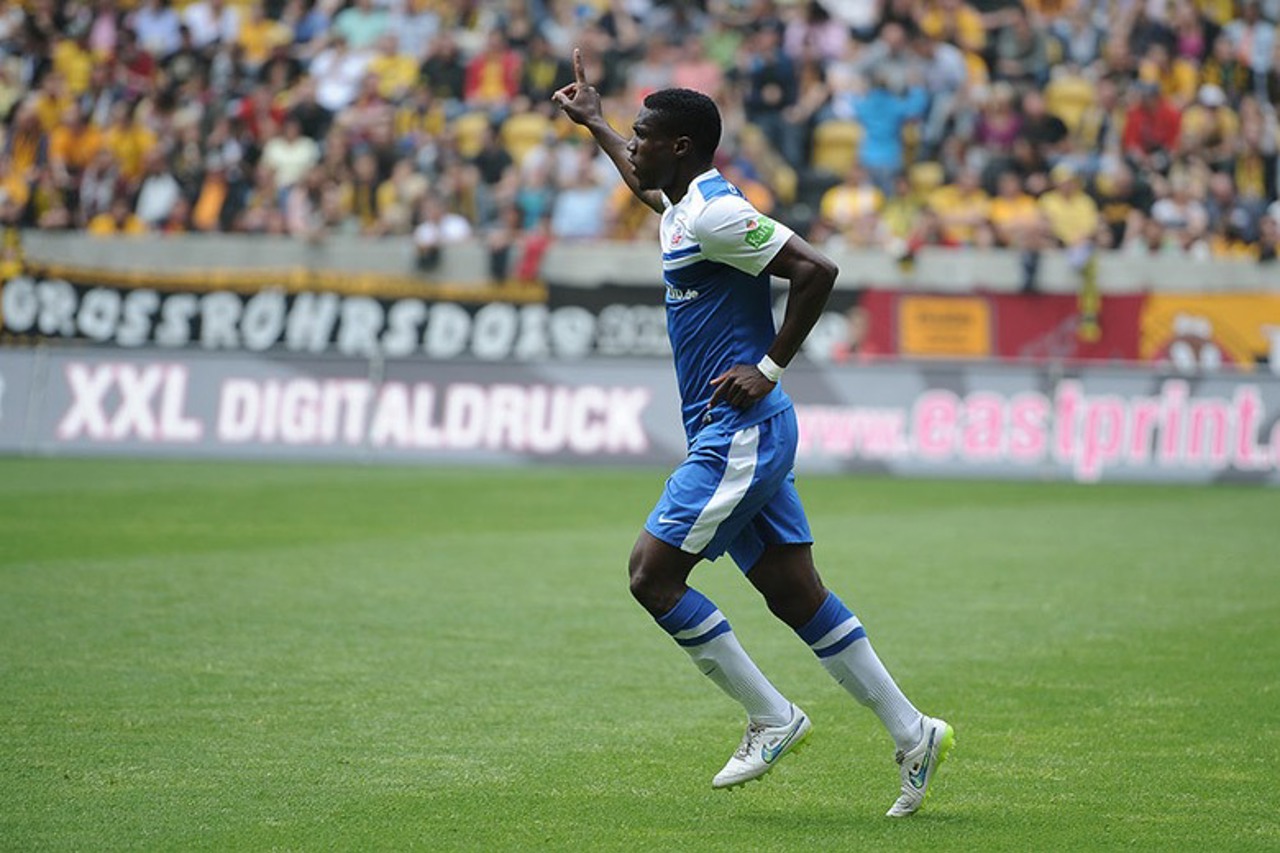 Jose Alex Ikeng (Hansa Rostock) freut sich über seinen Führungstreffer gegen Dynamo Dresden (Foto: Dehli-News / Dennis Hetzschold)