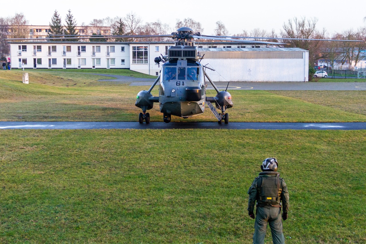Sea King auf dem Hangargelände am Klinikum Südstadt