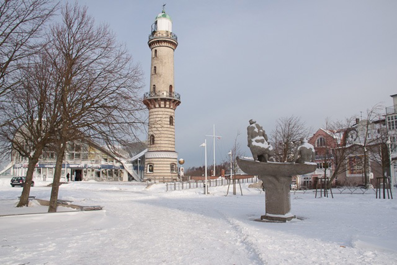 Leuchtturm Warnemünde - Schnee