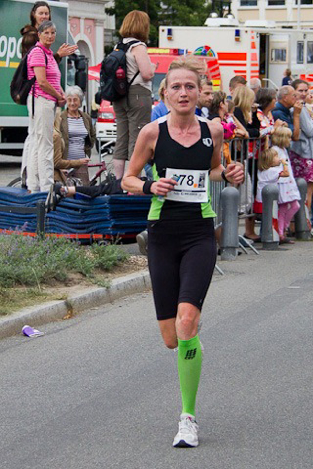 Marie Henn führte die 26 Marathonläuferinnen zunächst an, wurde schließlich zweite