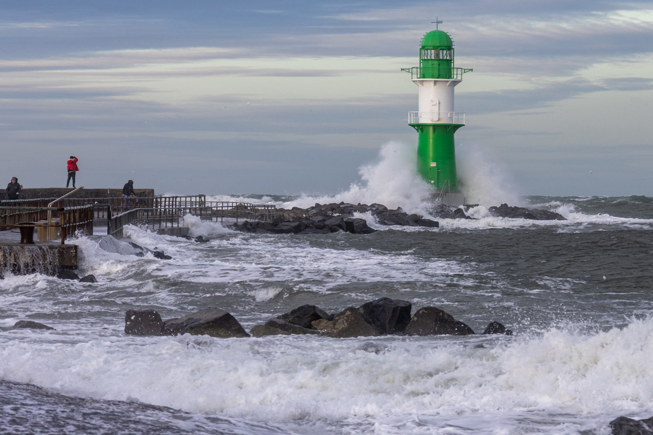 Leichte Sturmflut in Warnemünde am 11. Januar 2025