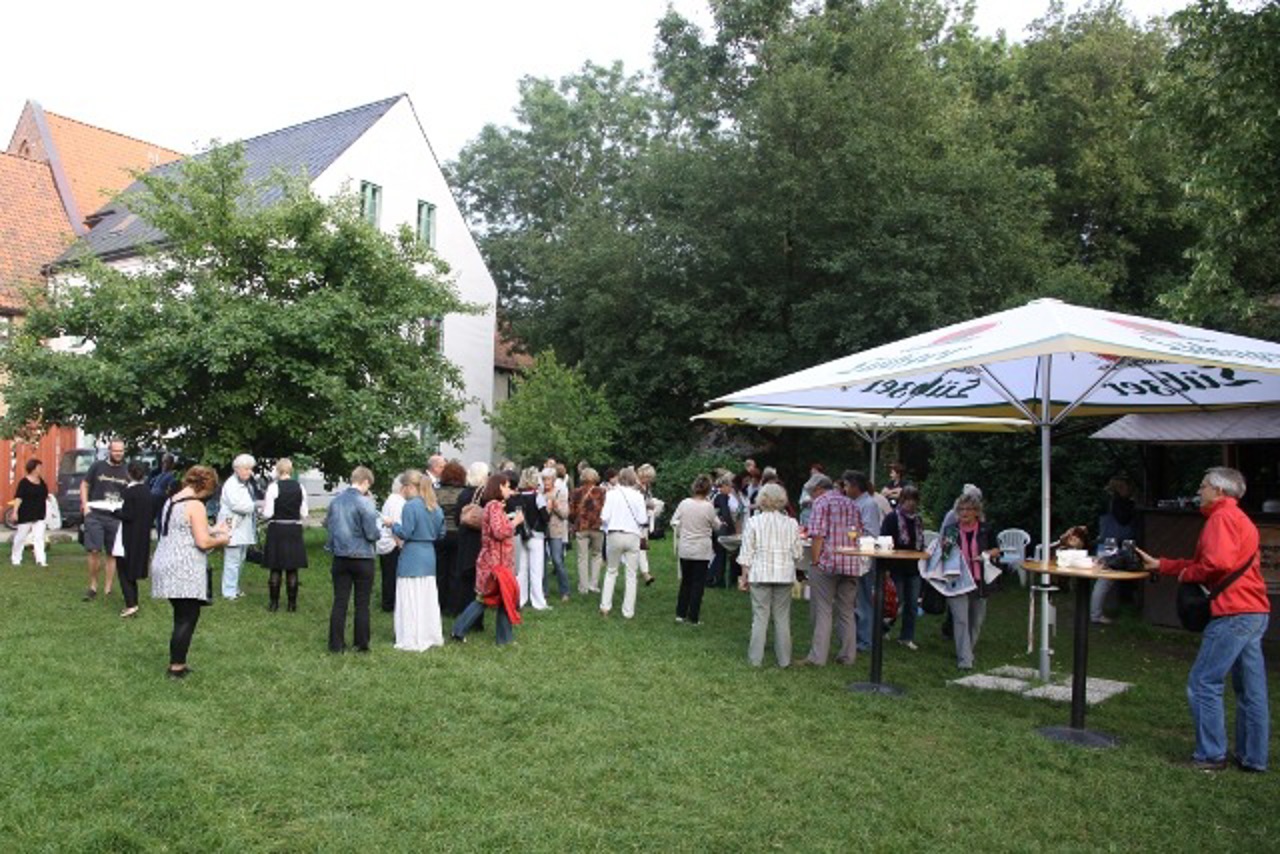 Eröffnung der 20. Frauenfilmreihe im Klostergarten