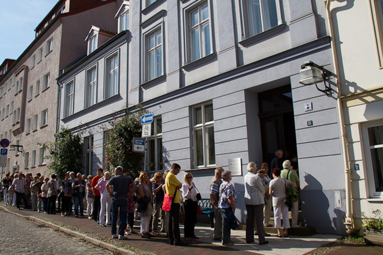Schlange in der Koßfelderstraße 11 zum Tag des offenen Denkmals 2011