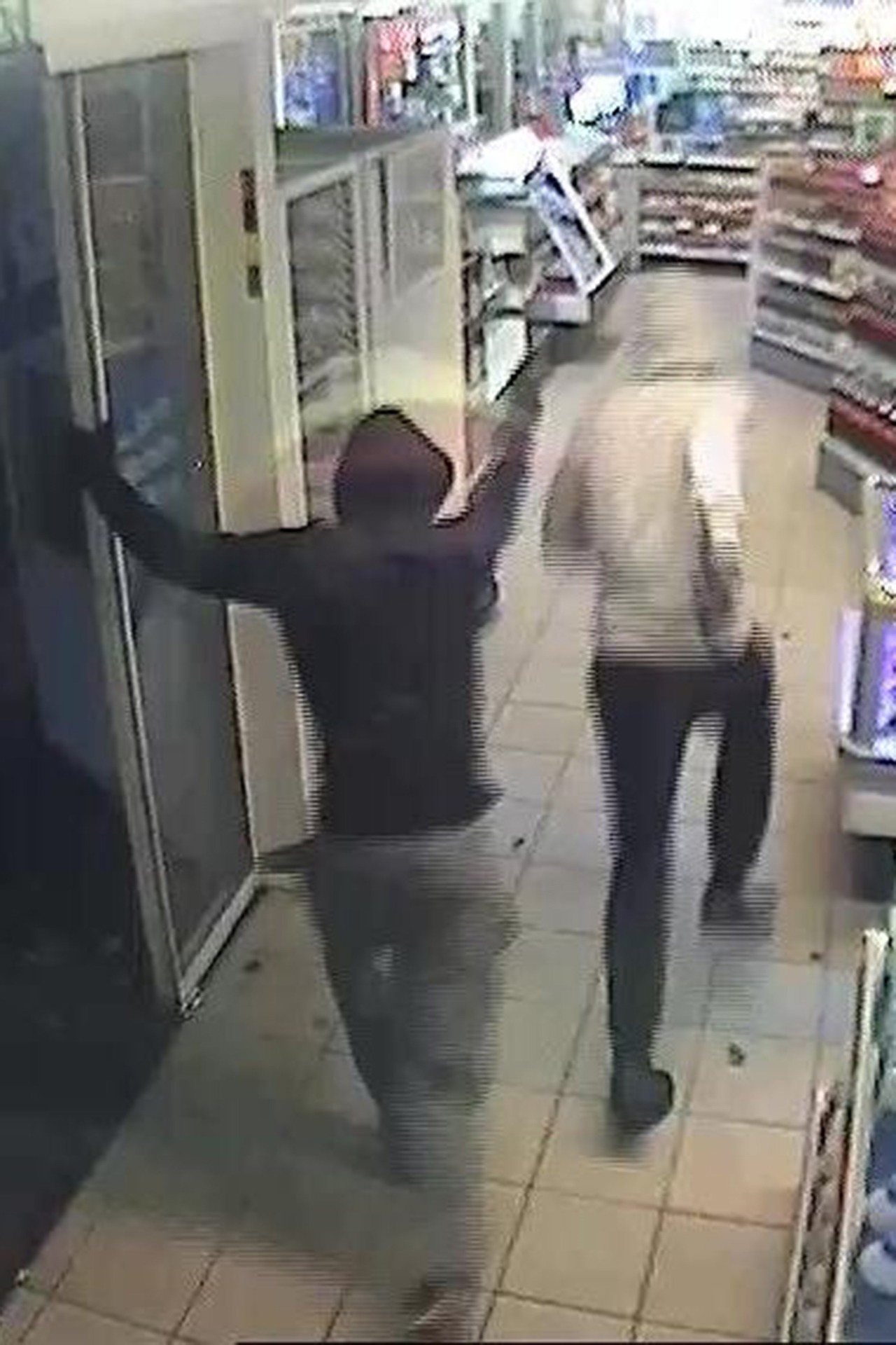 Überfall auf Aral-Tankstelle in Toitenwinkel, Foto der Täter