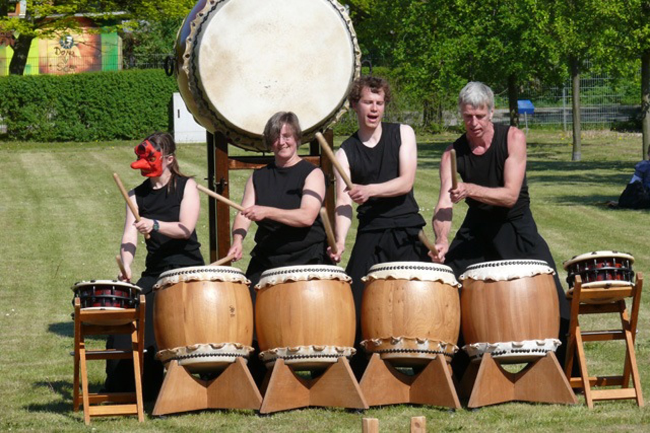 Japanisches Kirschblütenfest 2012 im IGA Park Rostock mit den TENGU DAIKO Trommler