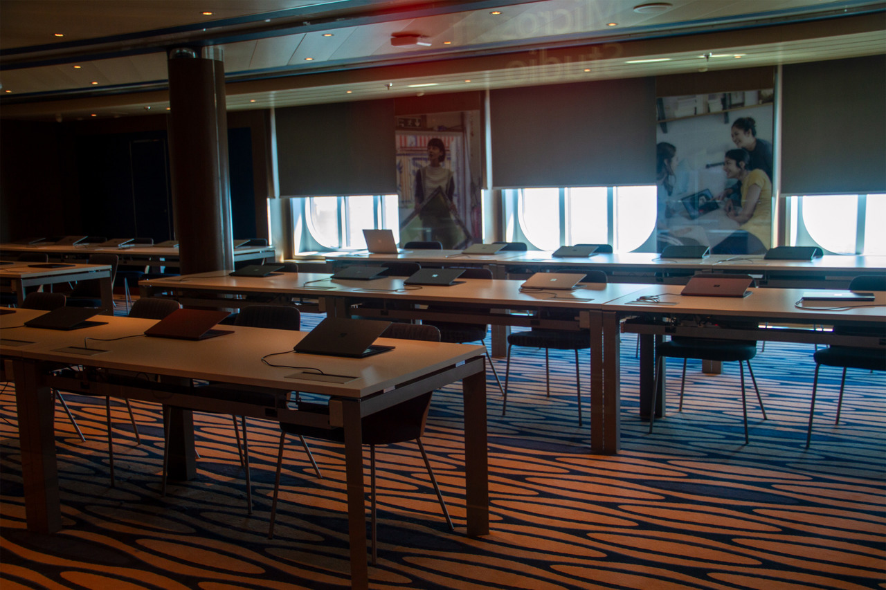 Kreuzfahrtschiff Nieuw Statendam - Fotos und Videos bearbeiten im Microsoft Studio