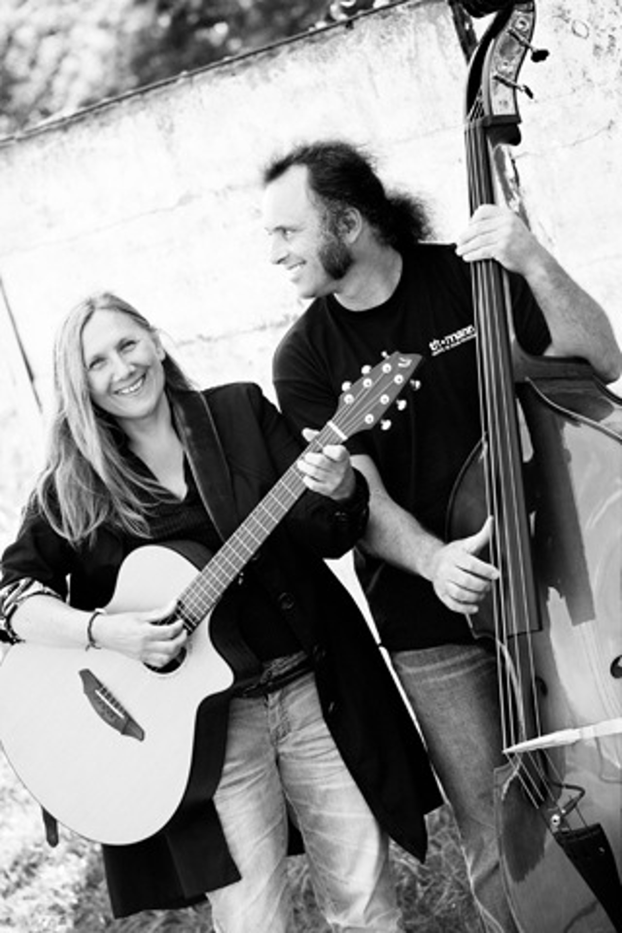 Liedermacherin Marion Seibert und Kontrabassist Stefan Keil sind am 8. März 2012 im Ringelnatz Warnemünde zu hören