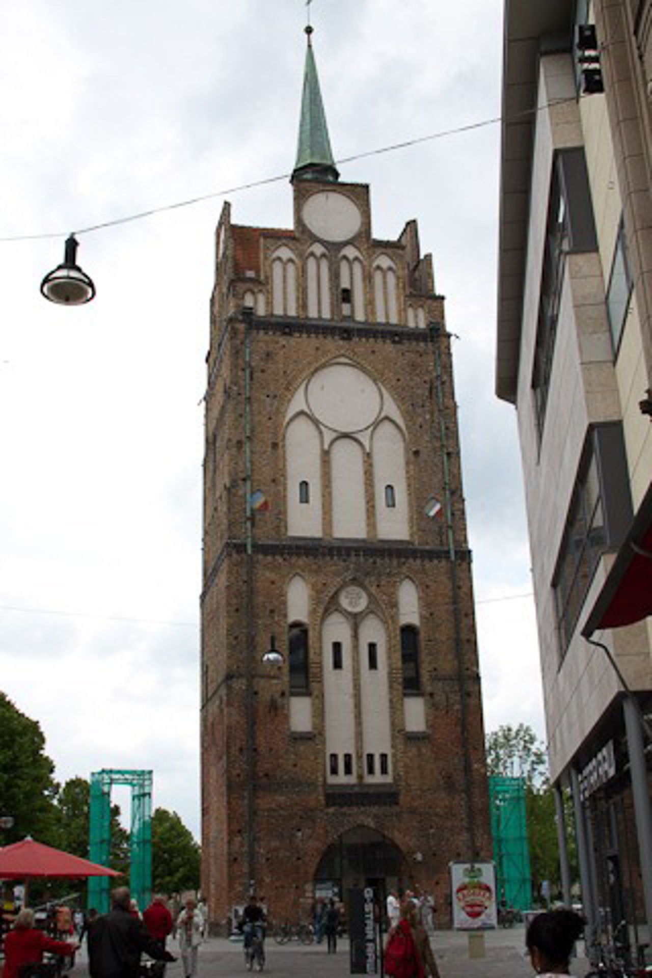 Das Kröpeliner Tor markiert einen Eingangsbereich zur Innenstadt
