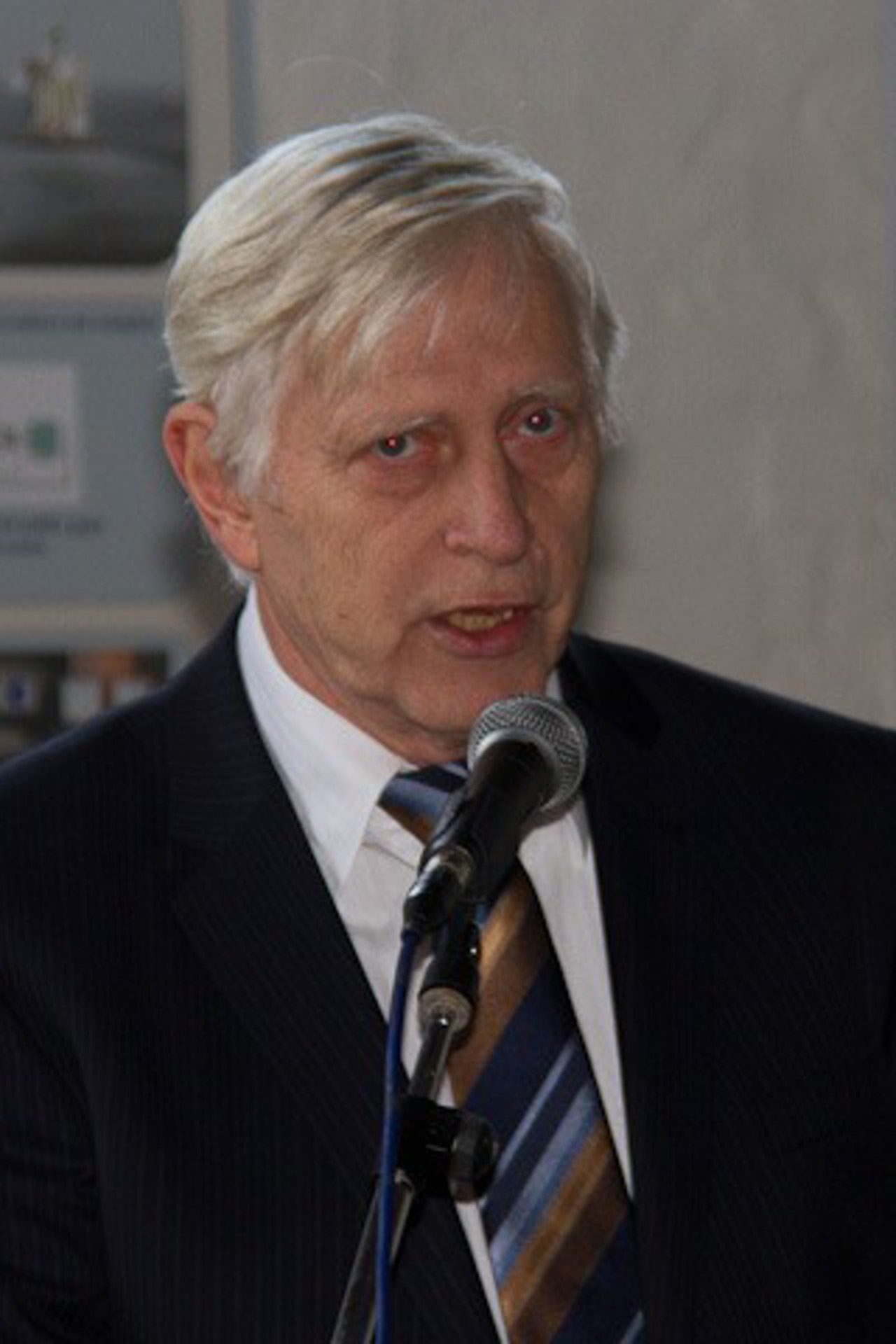 Prof. Dr. Bernhard Lampe