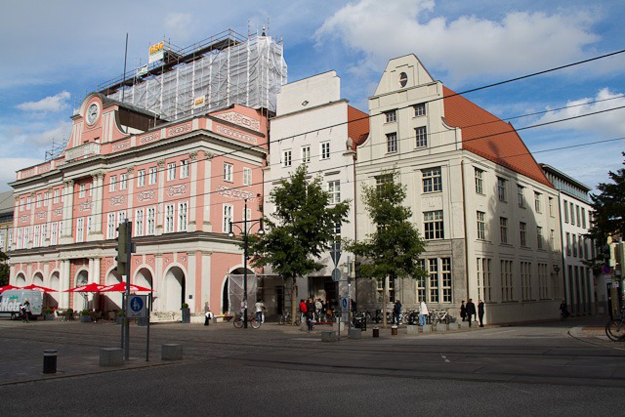 So präsentiert sich der Neue Markt 1a (ehemals 33/34) vom Neuen Markt aus.