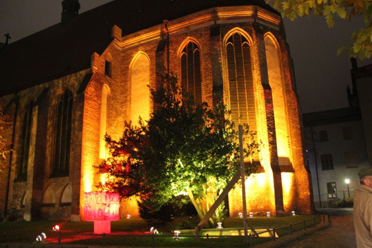 Universitätskirche in der Lichtwoche