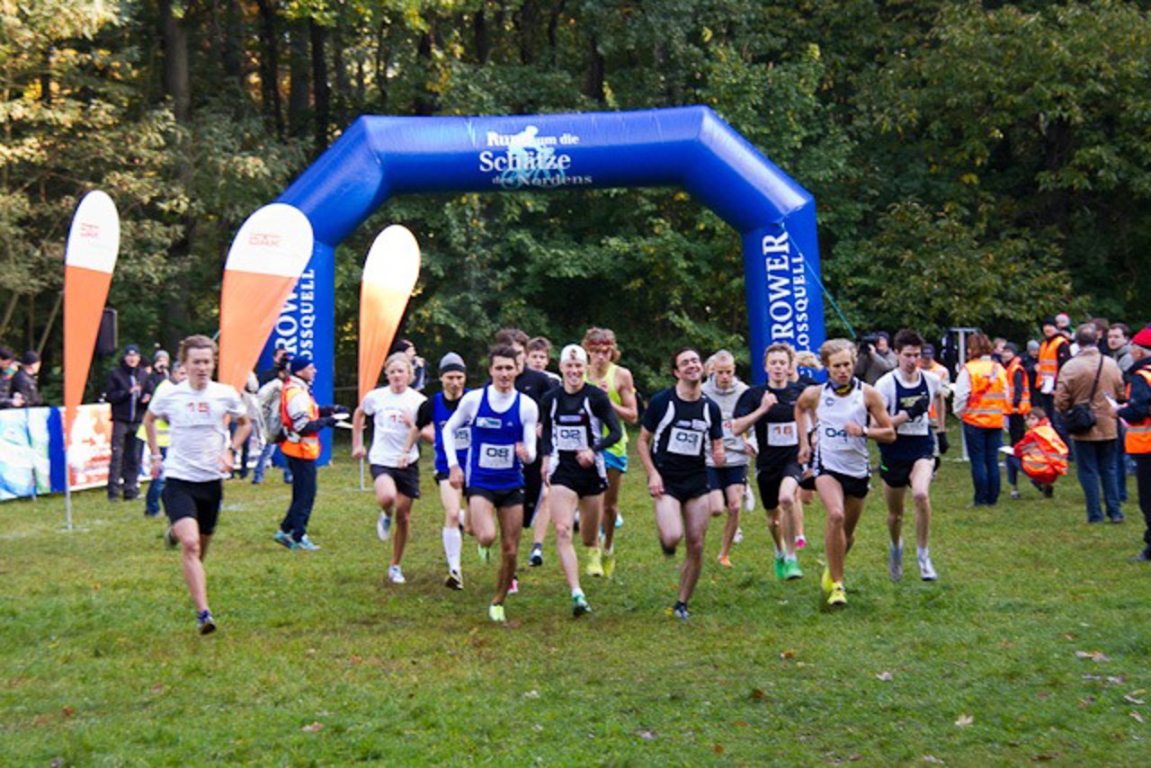 Start des Laufs der Asse beim 6. Crosstock teamcross im Barnstorfer Wald