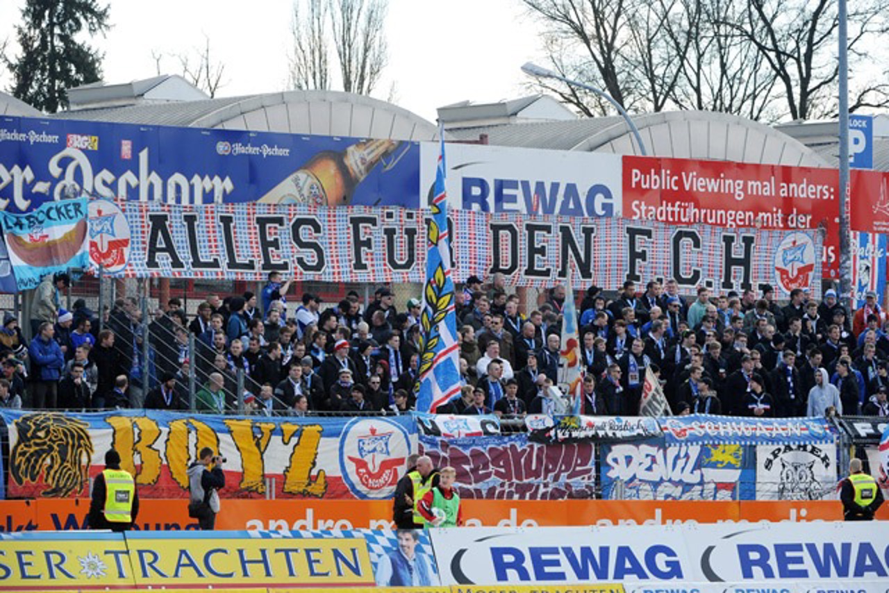 Hansa-Fans beim Gastspiel gegen Jahn Regensburg