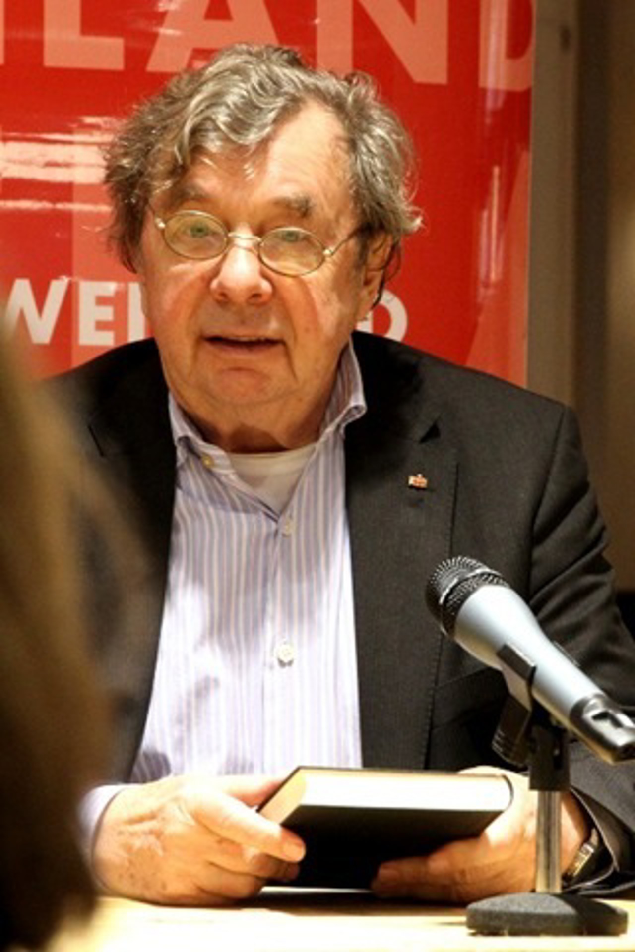 Hellmuth Karasek