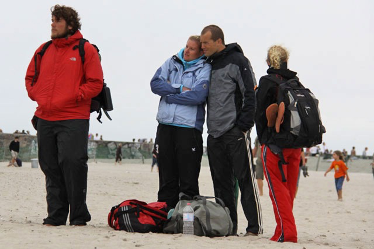 Zuschauer beim Beachvolleyball in Warnemünde