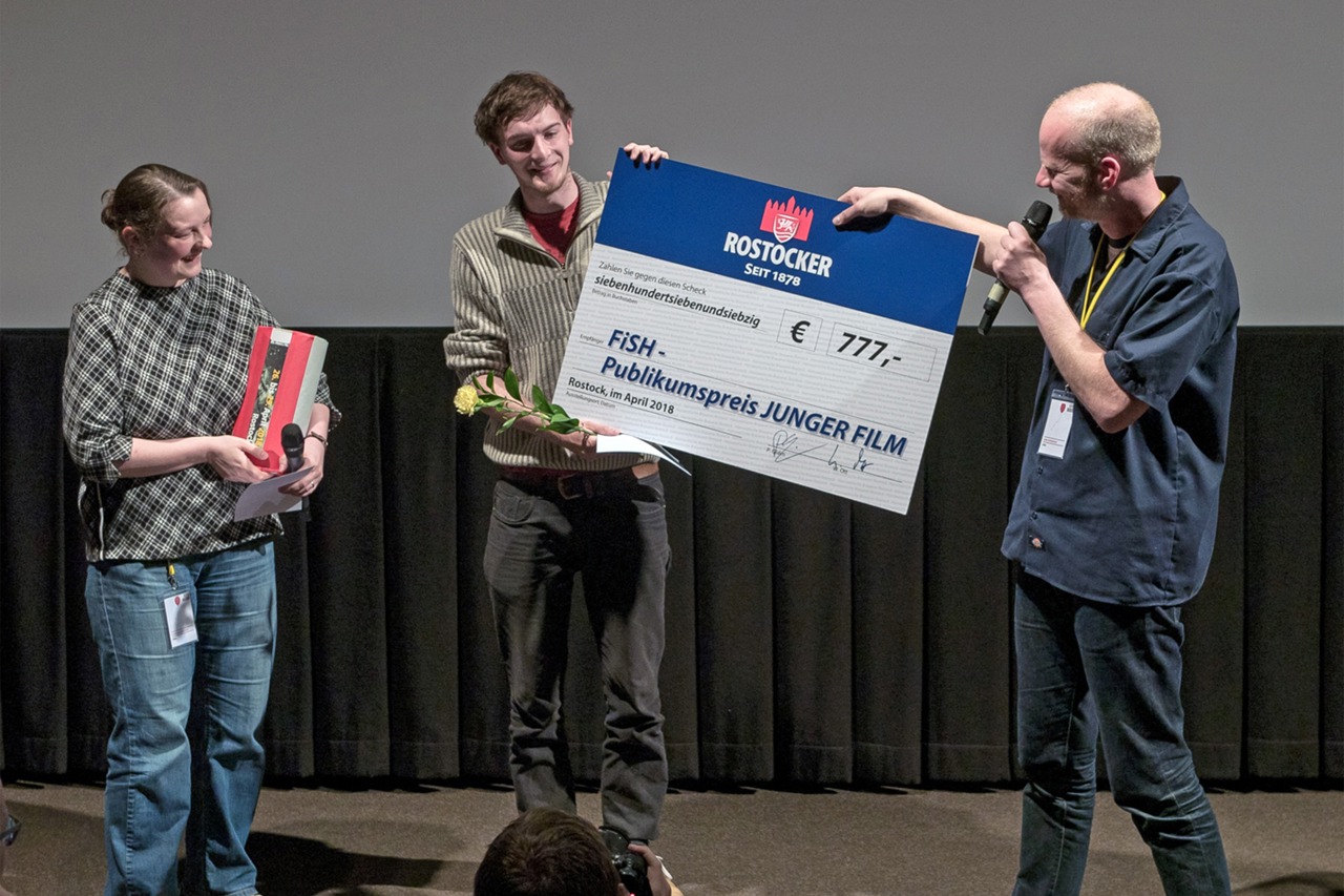 Der Publikumspreis beim FiSH Filmfestival 2018 in Rostock geht an Michael Bohnenstingl für den Animationsfilm „Bis Donnerschdag“ (Foto: Patrick Hinz)
