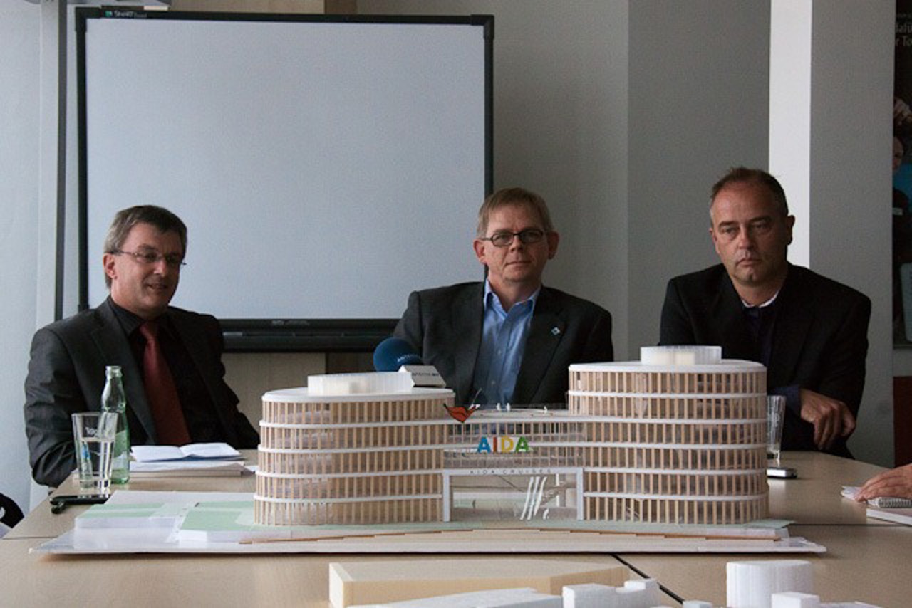 Ulrich Haroske, Paul Soulsby und Tilo Ries mit der "perfekten Welle"