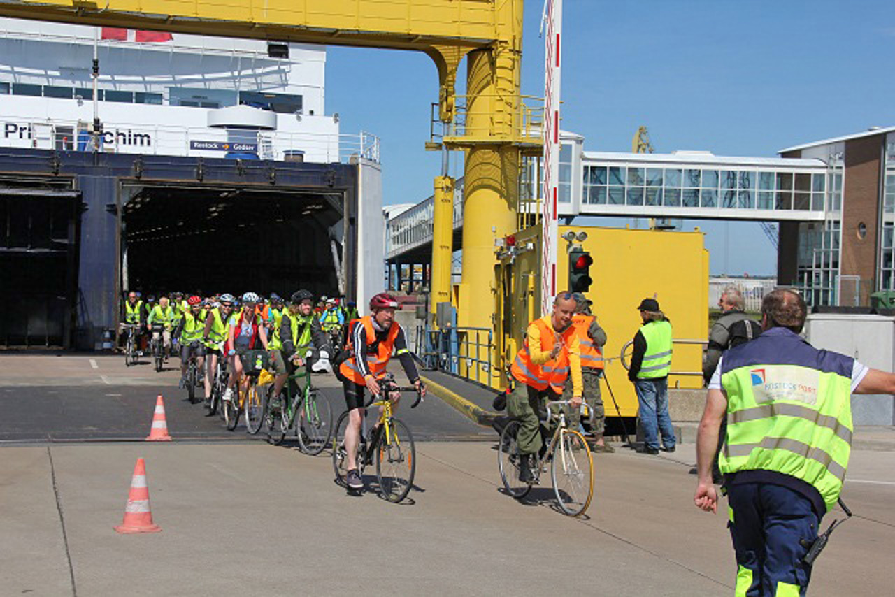 Cycling for libraries im Rostocker Hafen