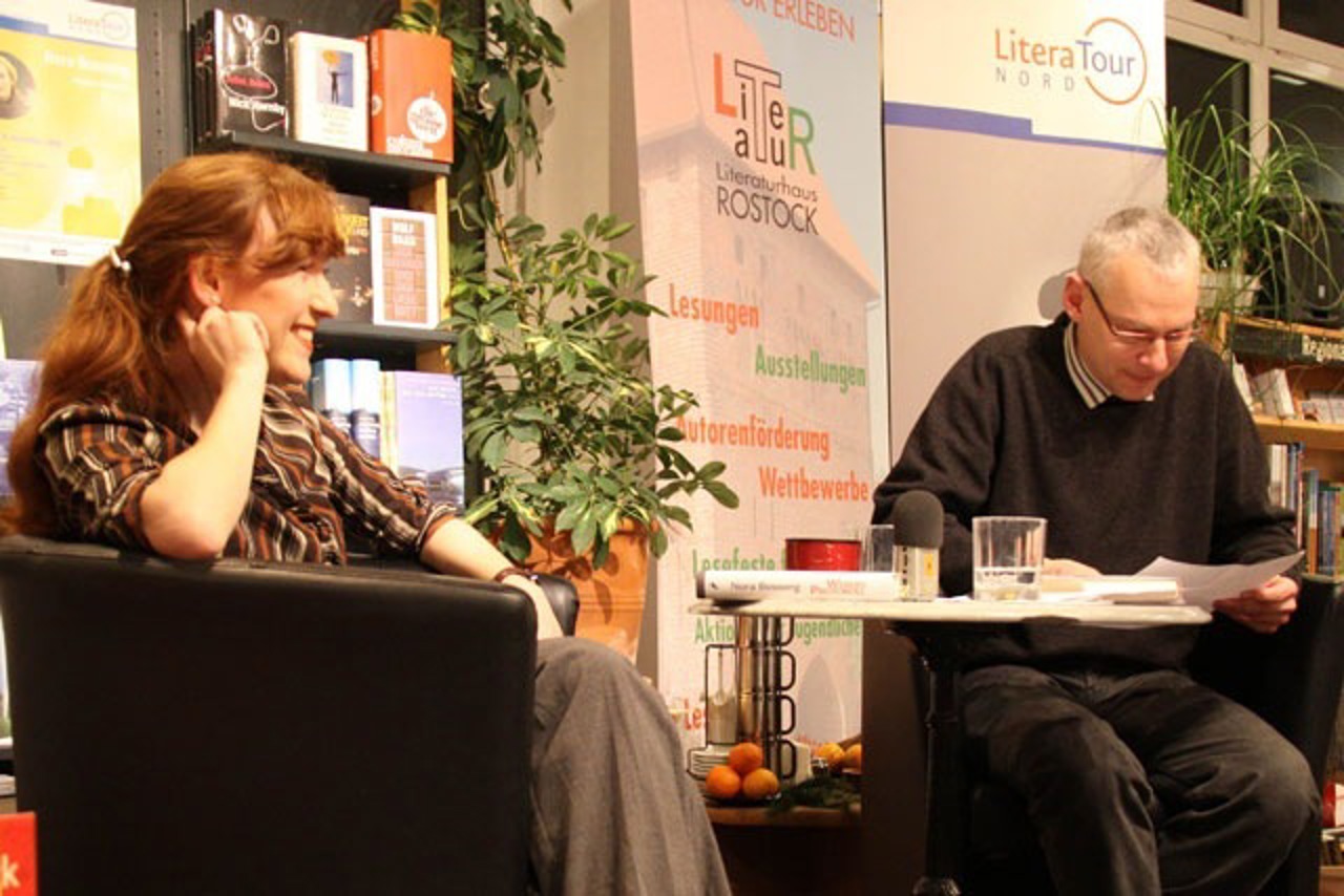 Nora Bossong und Prof. Dr. Lutz Hagestedt