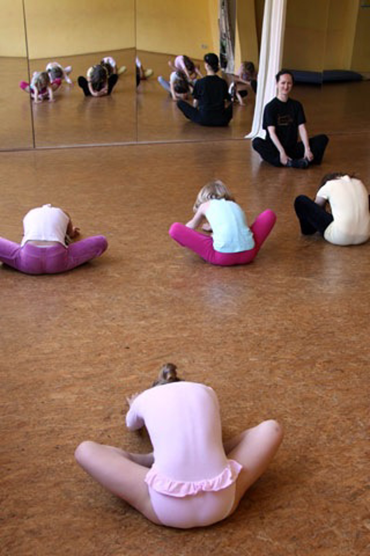 Dehnübung im „tanzland-studio“