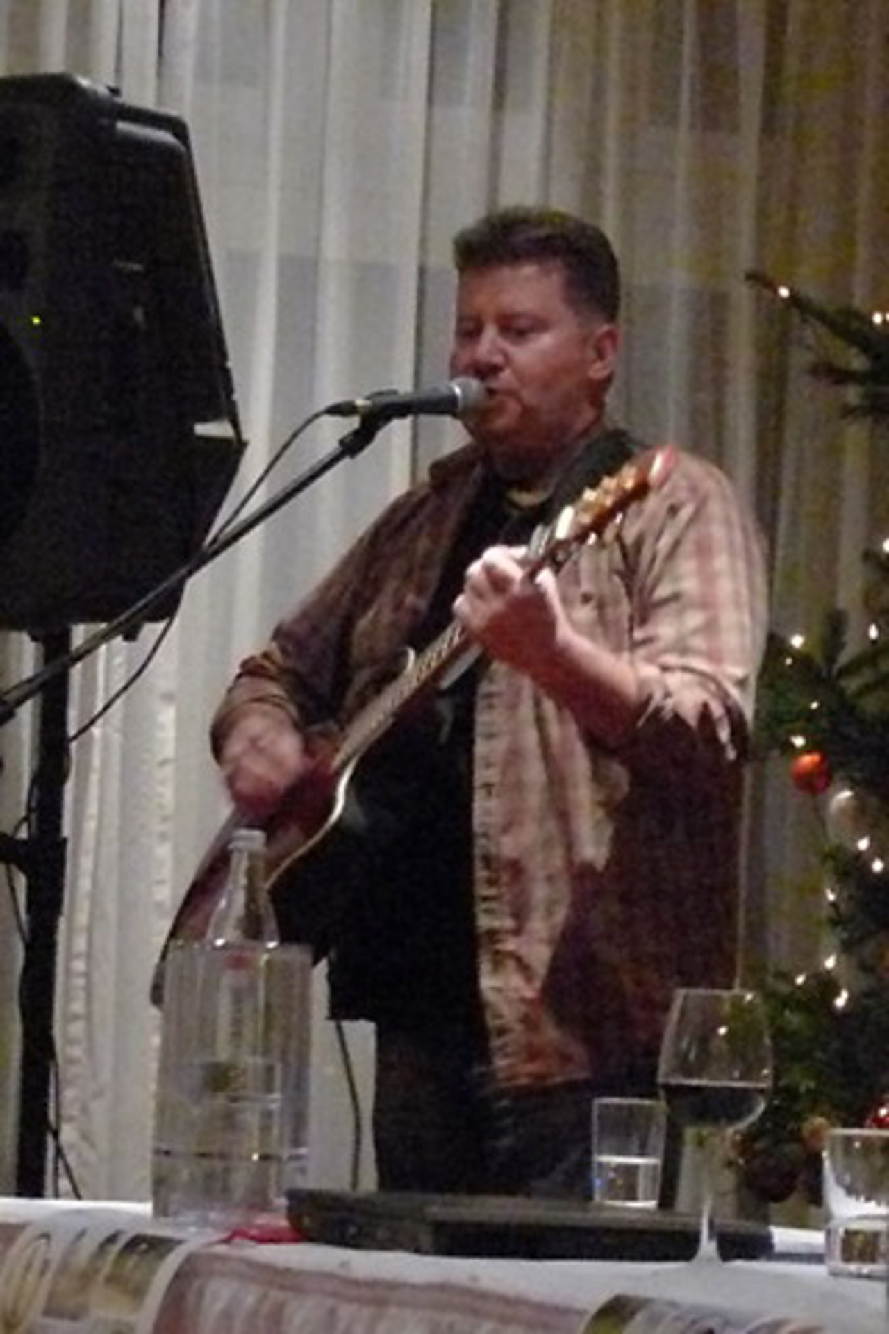 Tidingsbringer Hotel Hübner, Musikalische Umrahmung