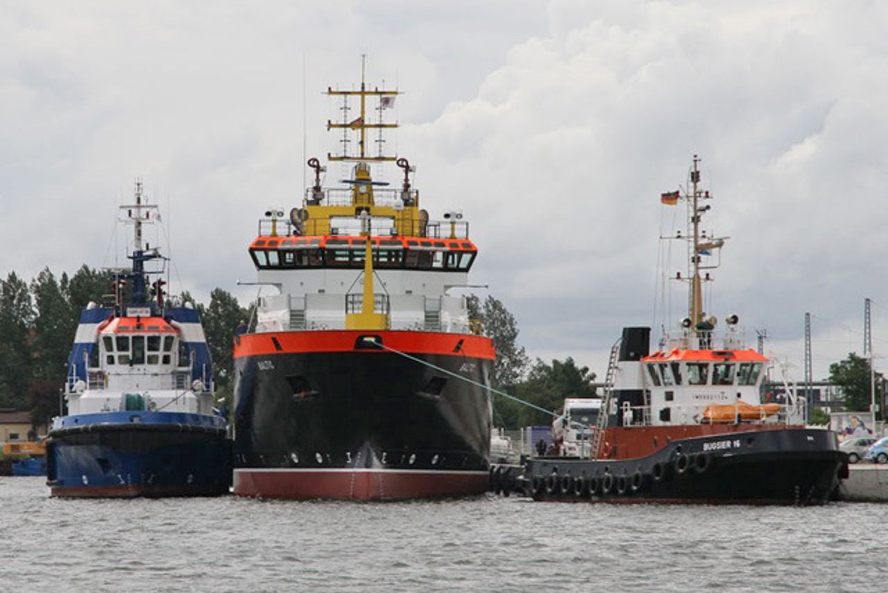 FAIRPLAY 26, Notfallschlepper BALTIC und BUGSIER 16