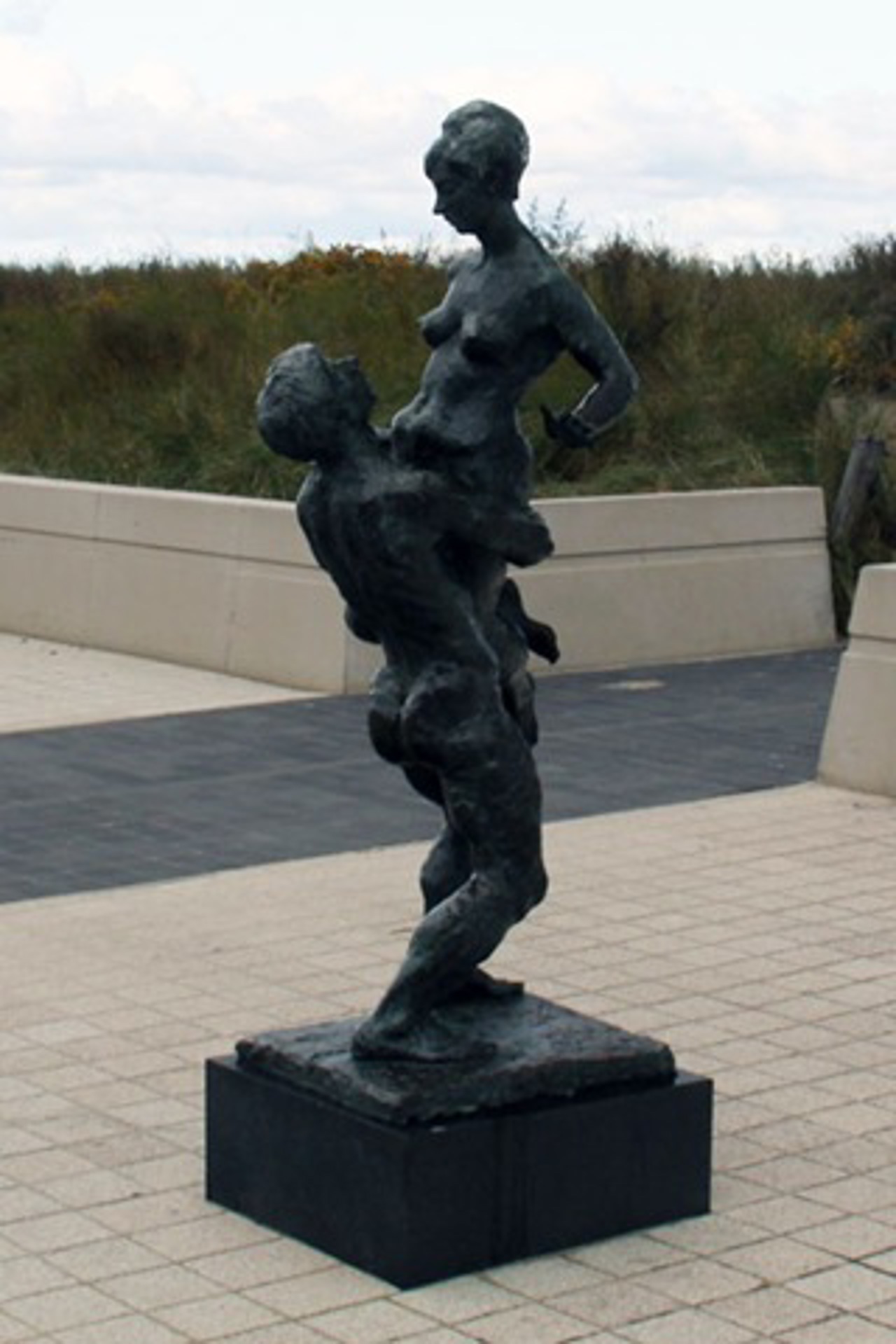Skulptur Liebesglück an Warnemünder Promenade
