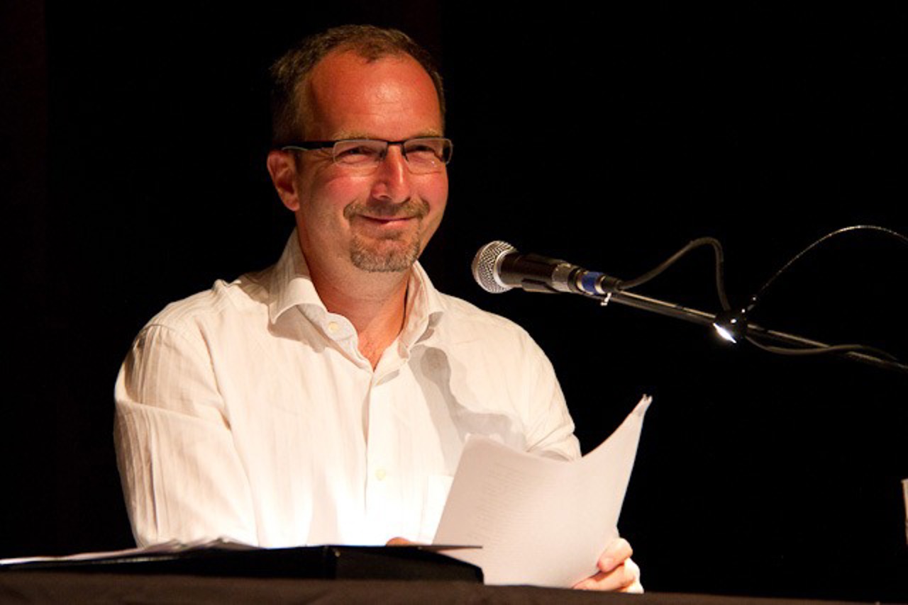 Stefan Schwarz mit Brille als Matthias-Platzeck-Doubel
