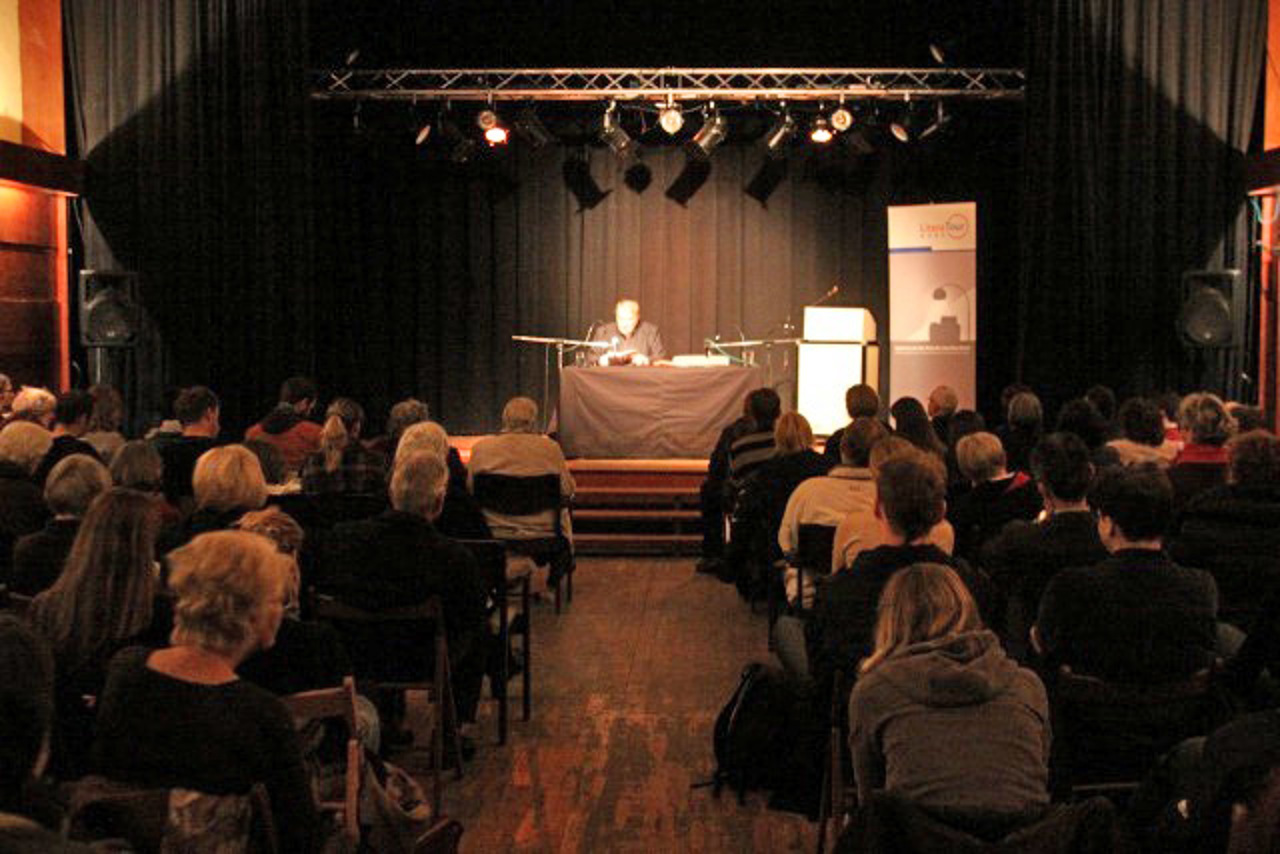 Auftakt der Literatour Nord 2011 im Literaturhaus Rostock mit Wilhelm Genazino