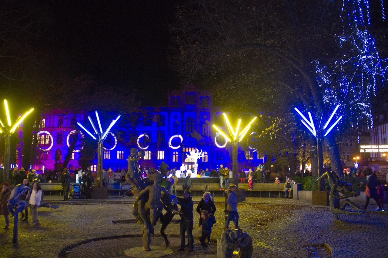 Der Universitätsplatz erstrahlt noch bis Samstag in bunten Farben